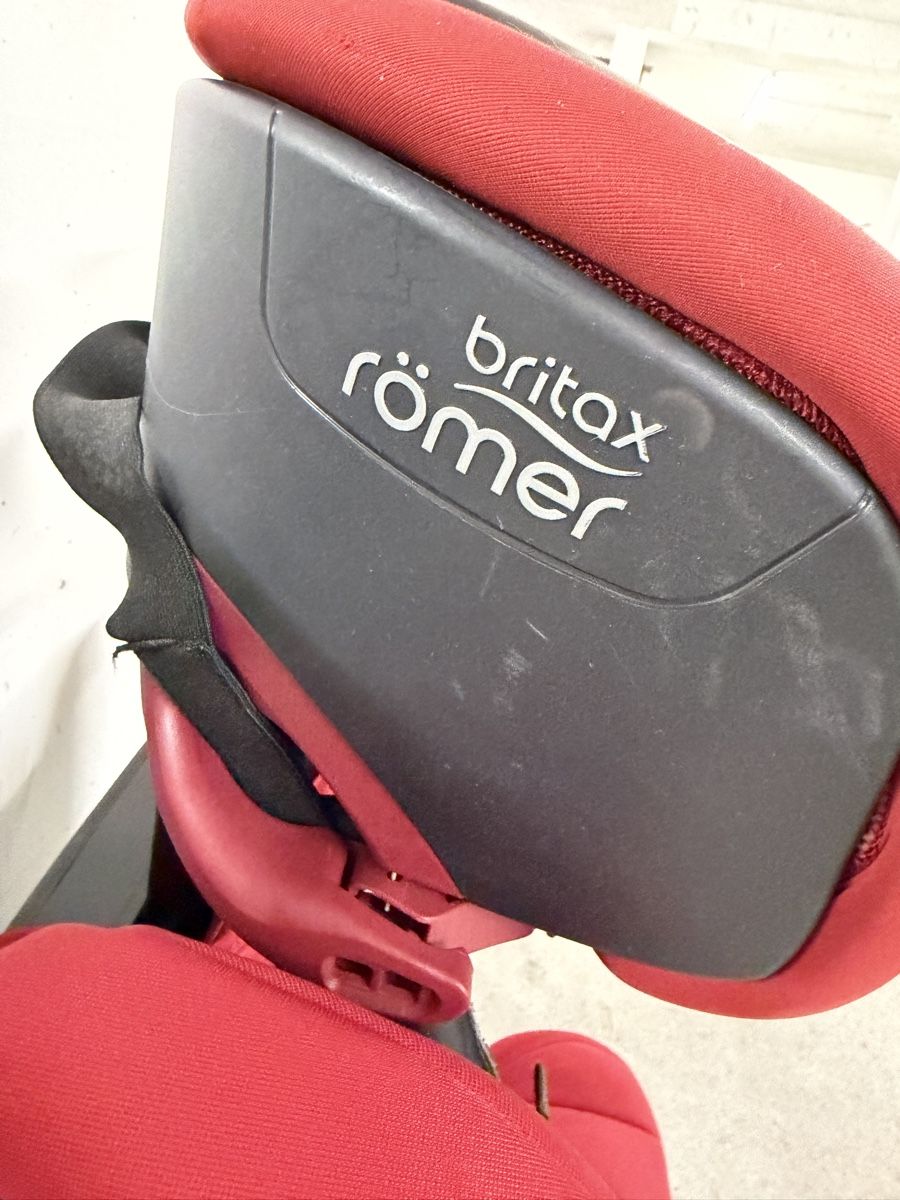 Britax Römer Seggiolini per auto: Britax Römer Kindersitz rot gebraucht – Usato da Watt venduto da Soraya70 1