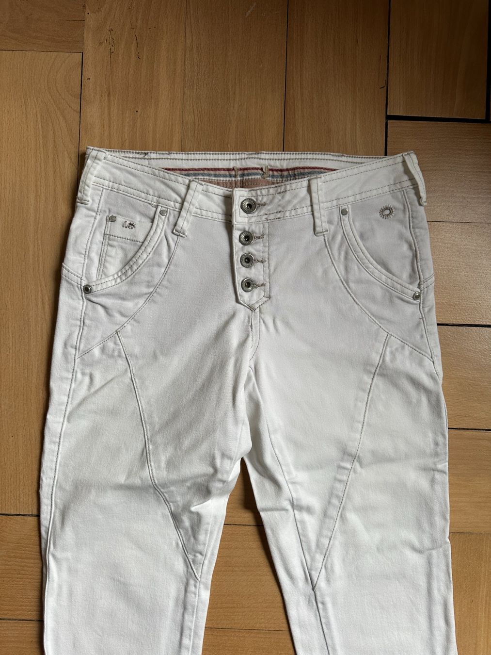 Nile Pantalons: NILE - Hose weiss XS – D'occasion à Zürich par Diazaio 1