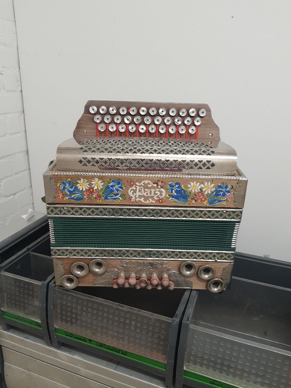 Instruments de musique: accordéon autrichienne  – D'occasion à Pont-de-la-Morge par Mirabelle0