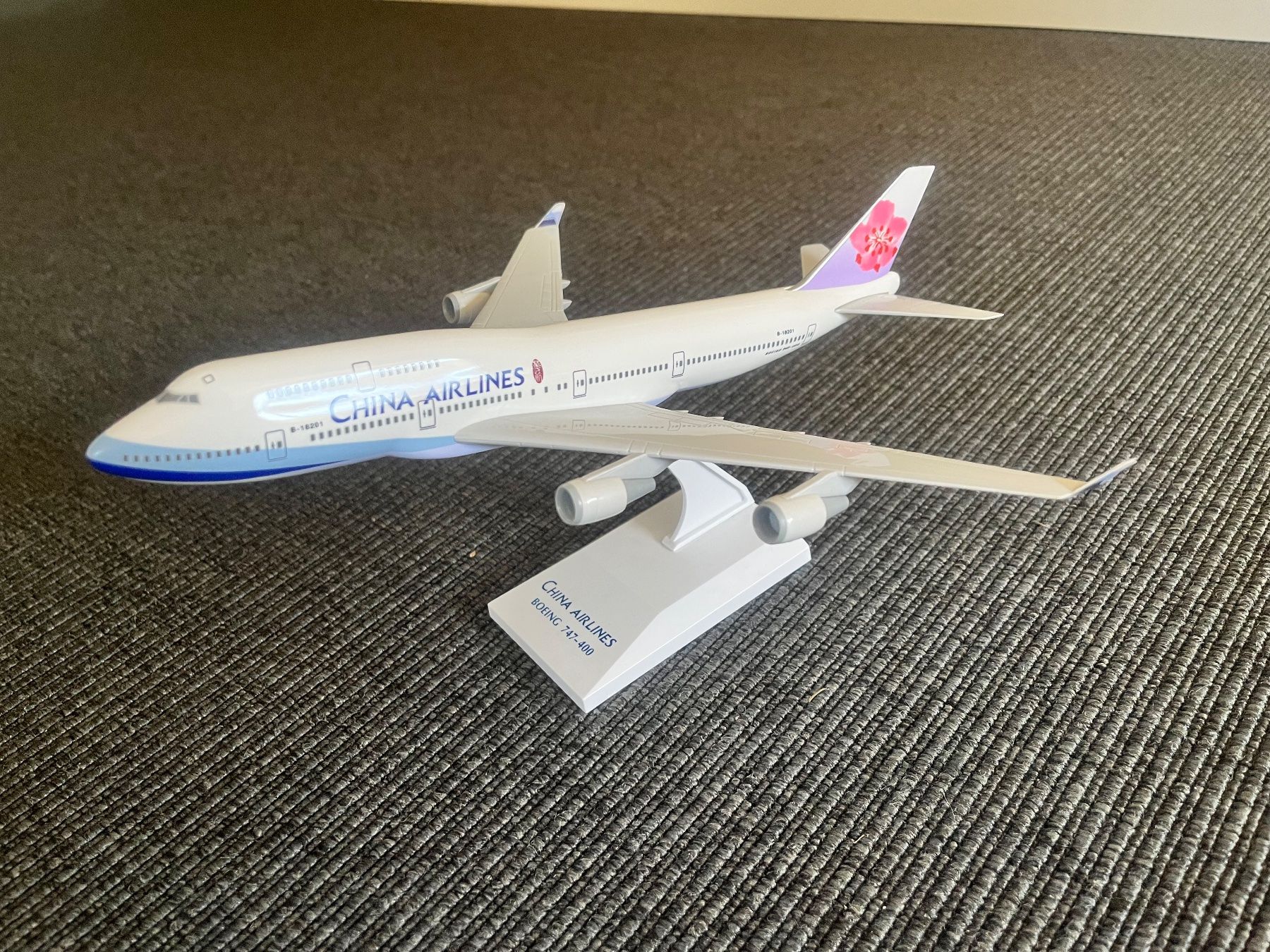 Boeing Modellbausätze & Standmodelle: Boeing 747-400 Model China Airlines – Gebraucht aus Burgdorf von A006972 2