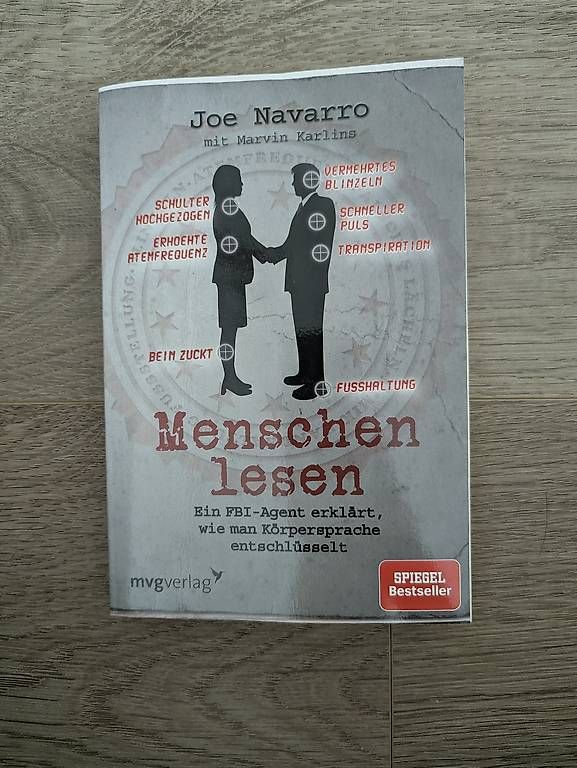 Libri: Menschen lesen Buch  – Usato da Hilterfingen venduto da tum_56l6