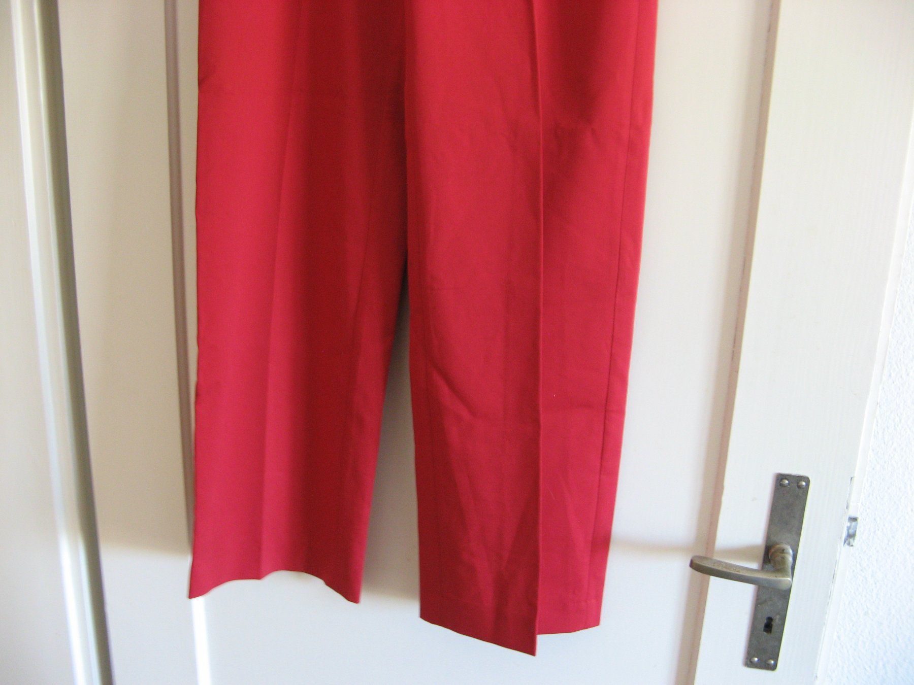 Mango Hosen: rote Hose Gr. 38 Mango – Gebraucht aus Zürich von apil 2