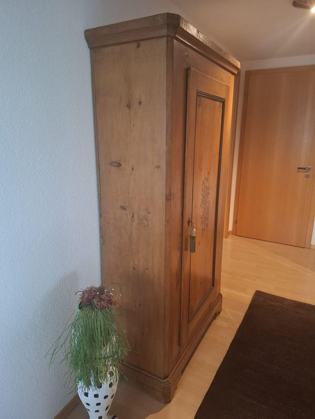 Armadi: Massiver Bauernschrank – Usato da Wilen/Sarnen venduto da juerg-durrer 2