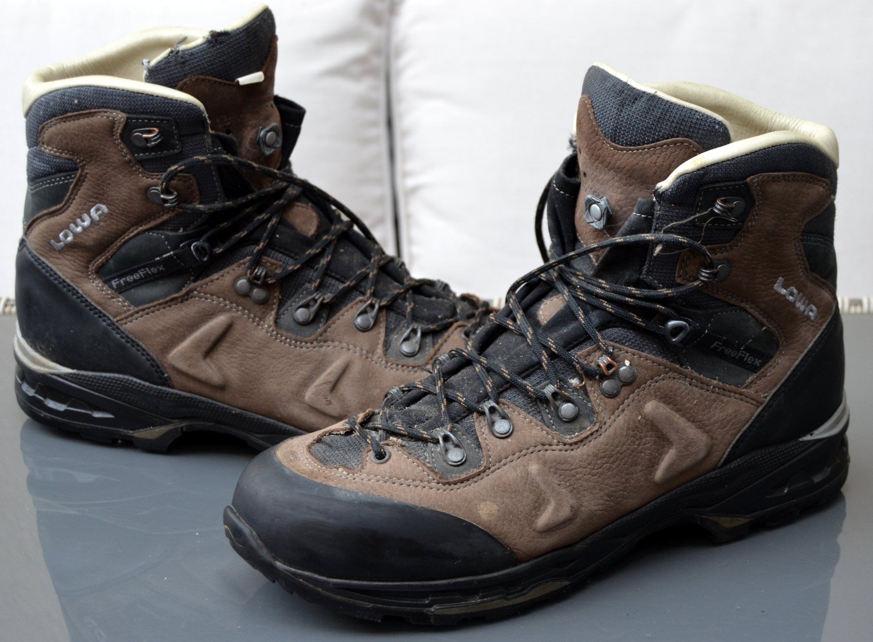 Lowa Herrenschuhe: Lowa Catalan Trekking  Boots / bottes .45 – Gebraucht aus Collonges von arashee 2