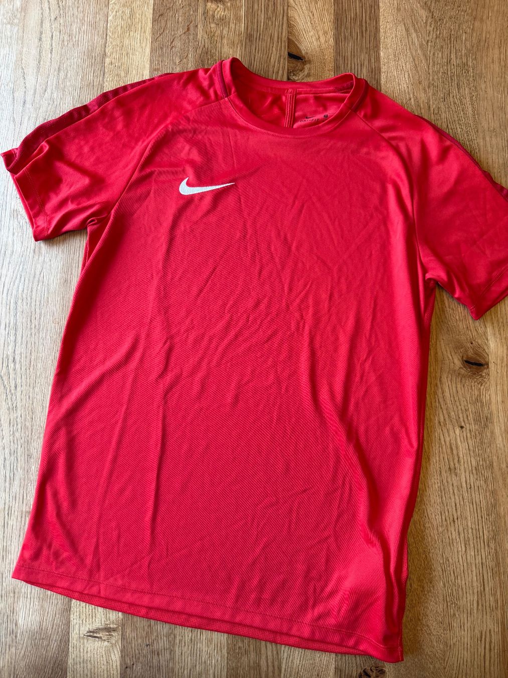 Nike T-shirt: Nike Sport T-Shirt – Usato da Ringgenberg BE venduto da MiBa16 4