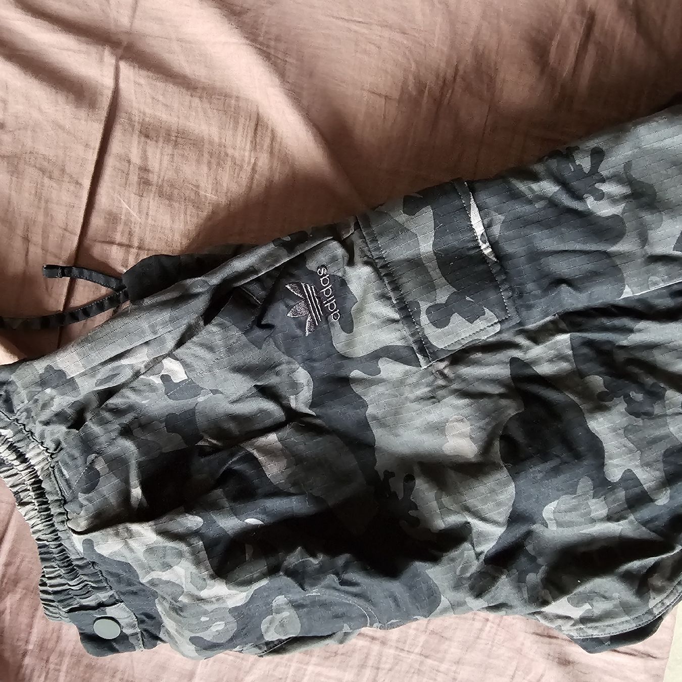 Adidas Pantaloni: Adidas Tarn – Nuovo (secondo la descrizione) da Rüti ZH venduto da crambambeli 1