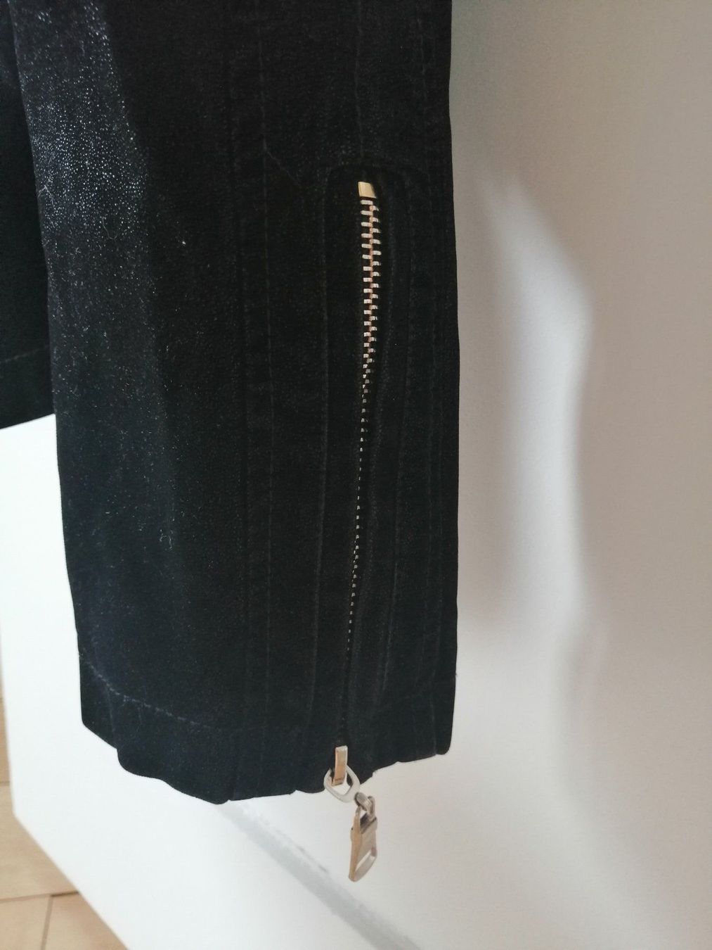 Giacche: Schwarze Jacke – Usato da Biel/Bienne venduto da M.D.C 4