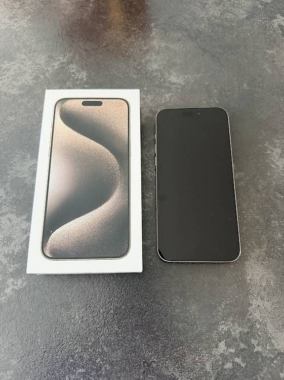 Apple Portables: Apple iPhone 15 Pro Max – D'occasion à Solothurn par jolly_vrs