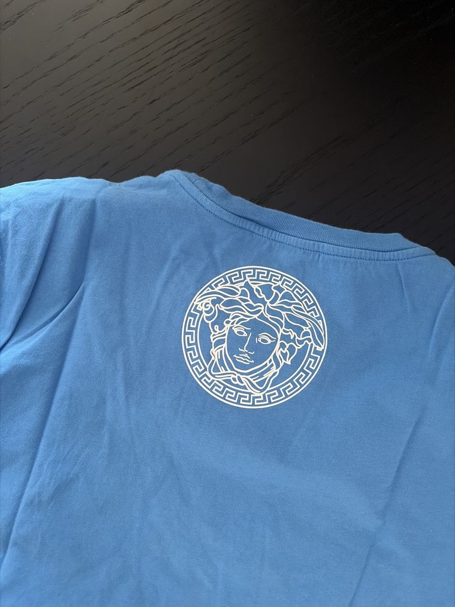 Versace T-shirt: Versace T-Shirt – Usato da Dietikon venduto da zuerichsecondhand 2