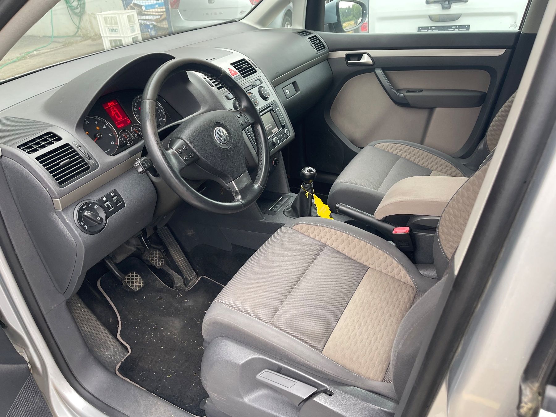 VW Autos: VW Cross Touran 1.4 TSI 7 Plätzer – Gebraucht aus Winterthur von CamperBau 4