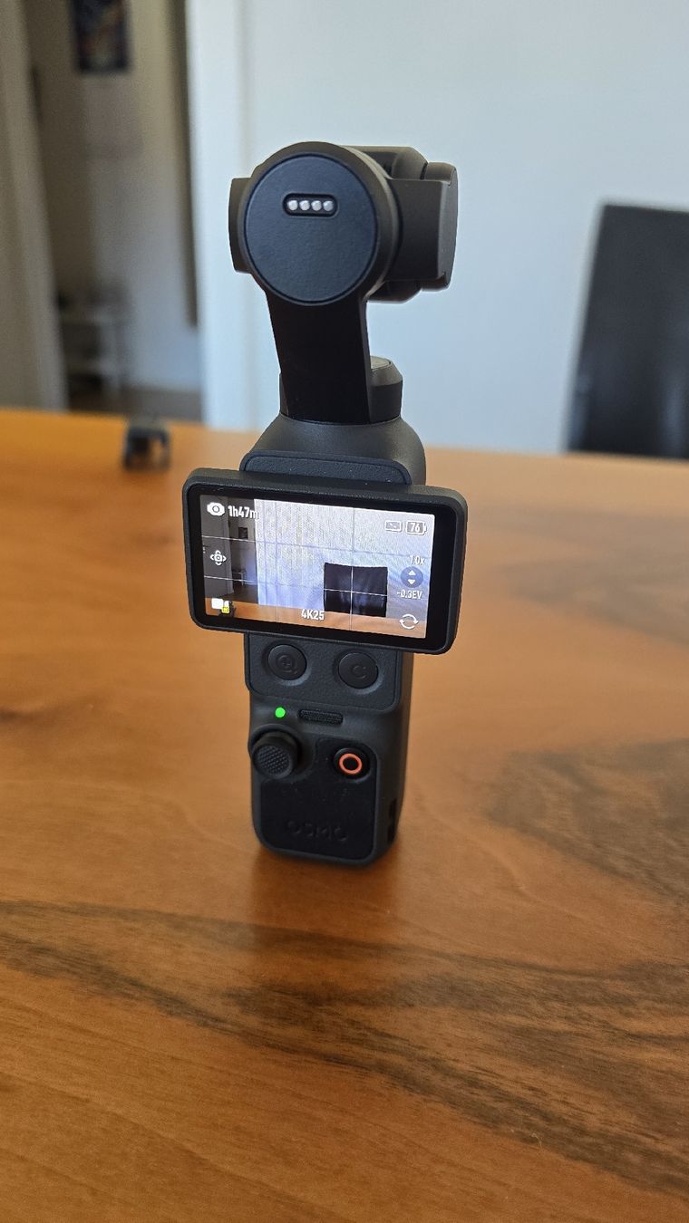 DJI Videocamere: DJI Osmo Pocket 4 Creator Combo – Nuovo (secondo la descrizione) da Olten venduto da xiol820 4
