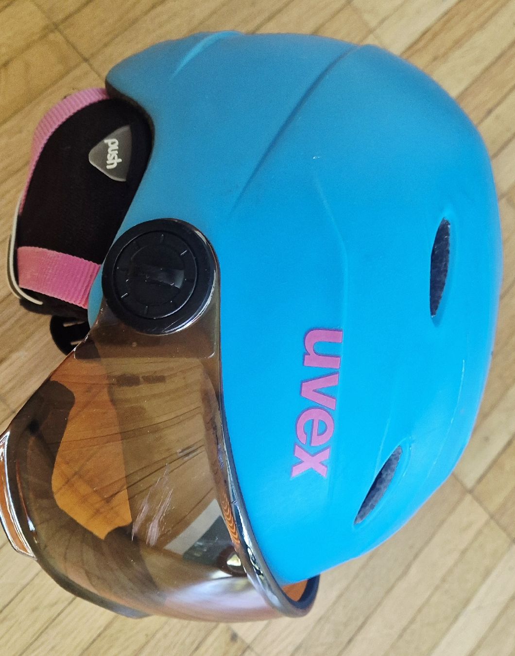 Uvex Helme: Uvex Kinder Skihelm mit integrierte Brille – Gebraucht aus Thalwil von wannabuywatch 2