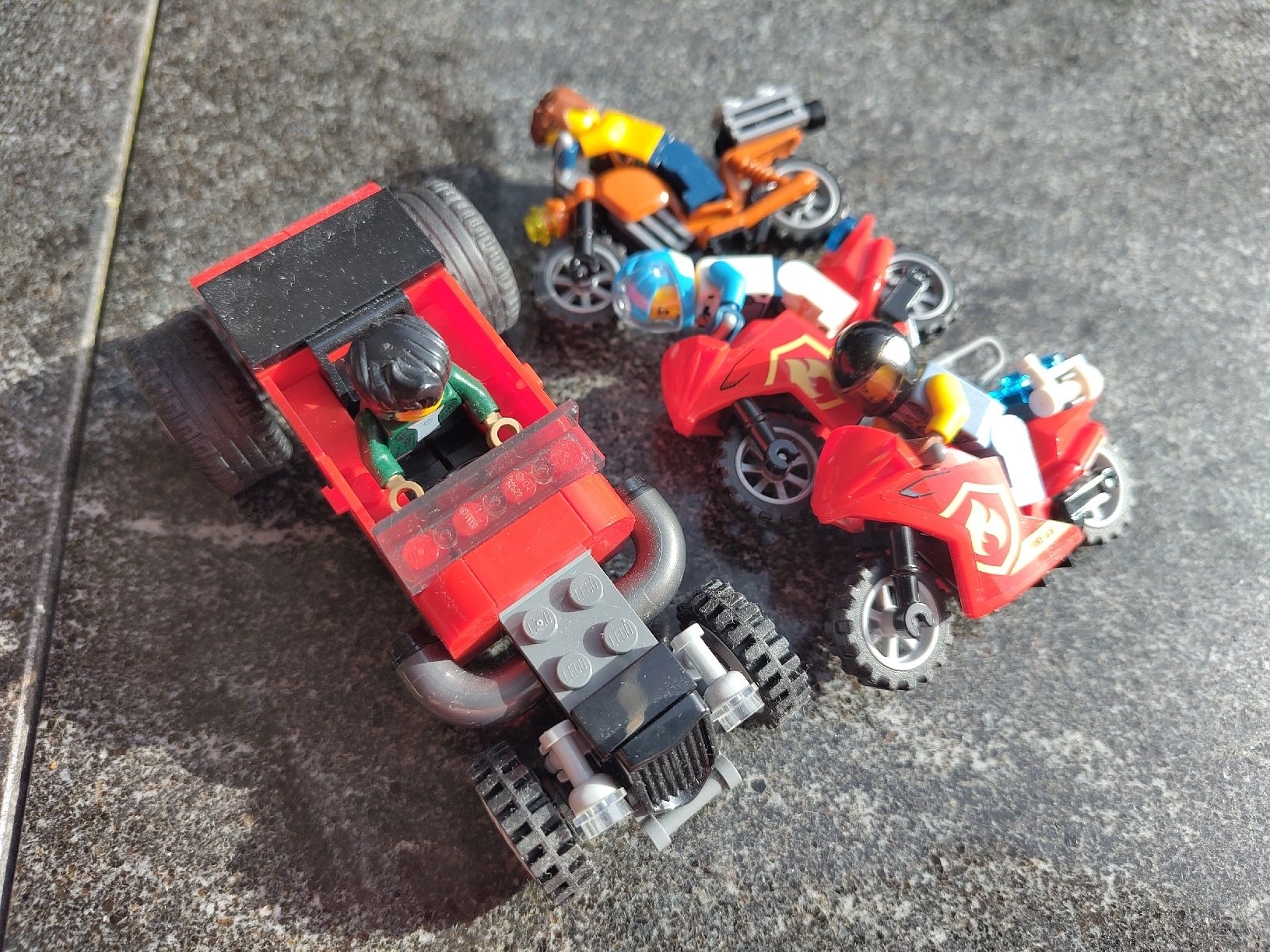 Lego Kit di costruzioni: Lego City: 3 Stuntbikes & oldmobile Auto – Usato da Leuggern venduto da Pummi19 2
