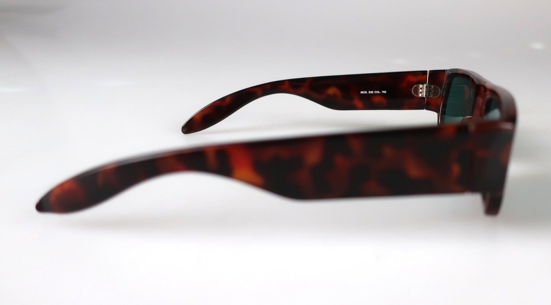 Versace Lunettes & Verres: Schildpatt Sonnenbrille VERSUS by Versace – D'occasion à Volketswil par brockipfannenstil 1