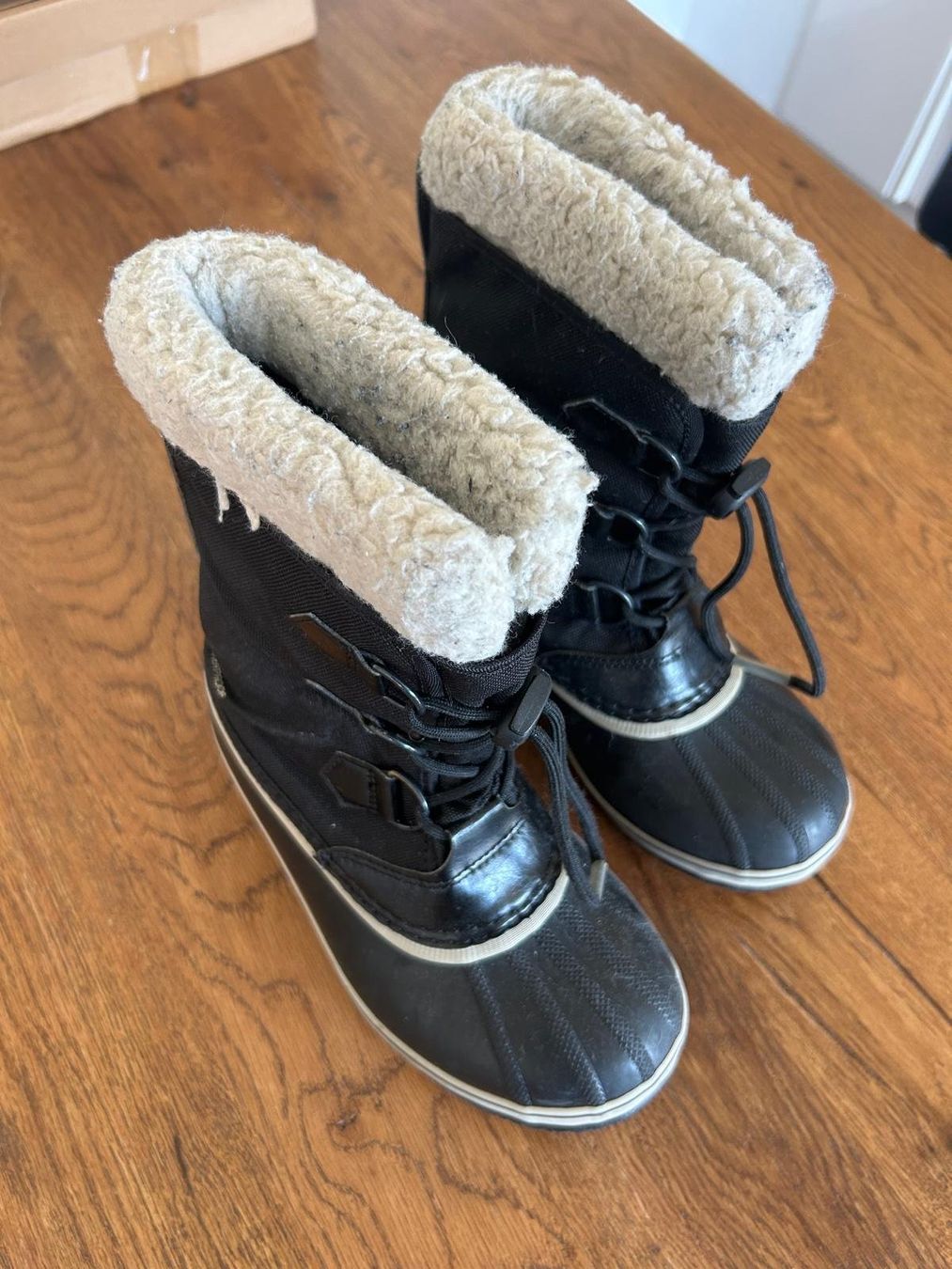 Sorel Schuhe für Jungen: Sorel Winter Boots - EU34 – Gebraucht aus Cham von 9inches 2