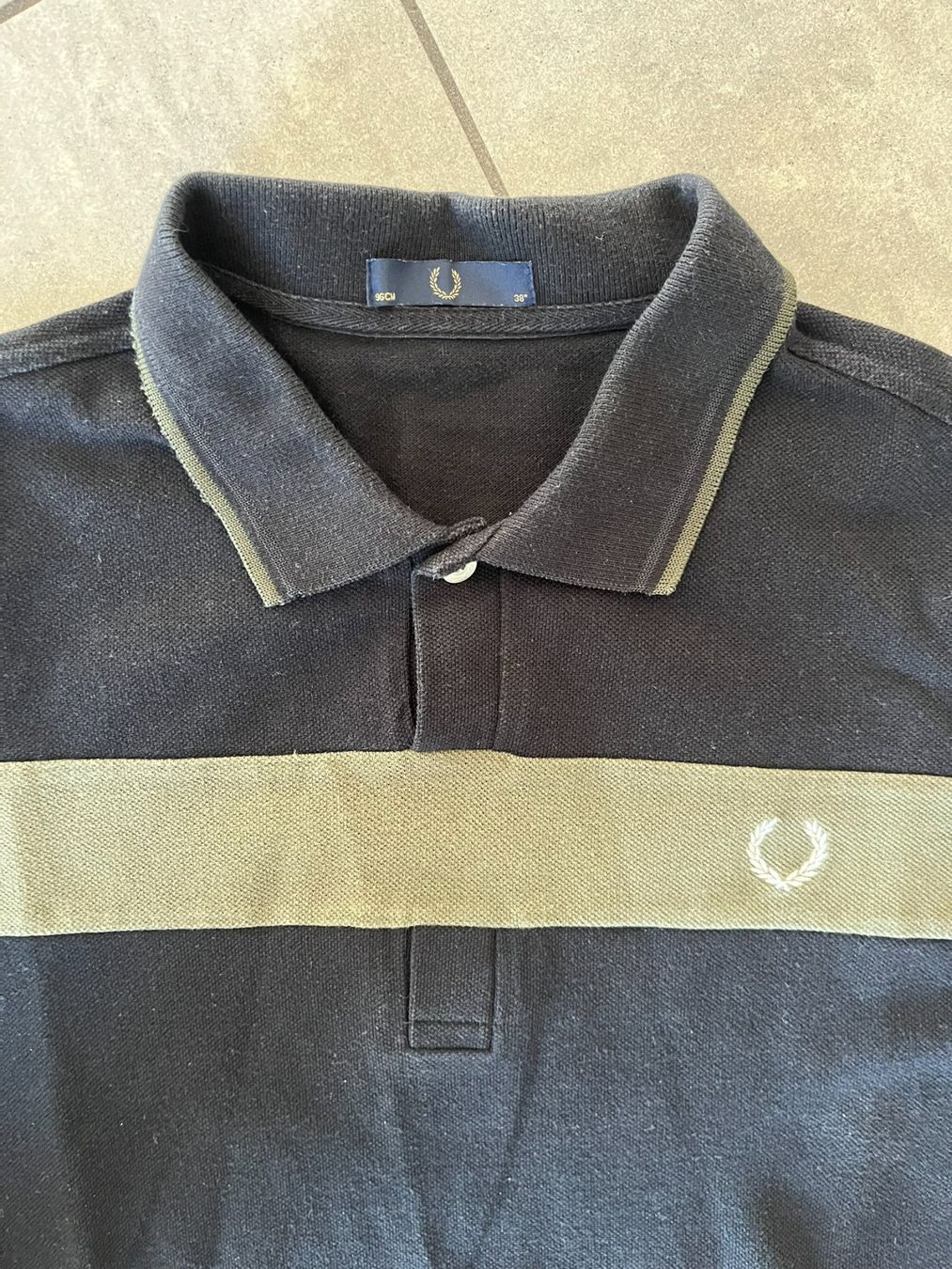 Fred Perry Magliette Polo: FRED PERRY Poloshirt Schwarz – Usato da Otelfingen venduto da Denis_ZH 2
