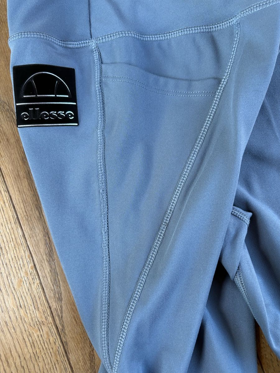 Ellesse Leggings: Ellesse Damen Leggings im Grösse 40 – Usato da Frauenfeld venduto da lin_77m9 3