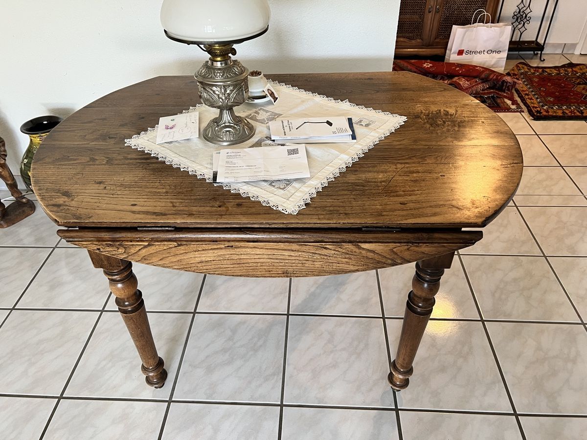 Set di tavolo e panche: Tisch und 5 Stühle Eiche gebraucht – Usato da Neuenegg venduto da Magosaurus 9