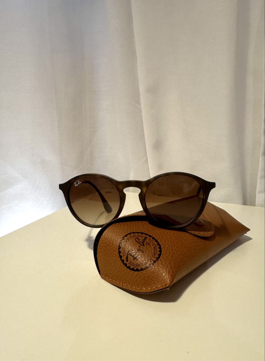 Ray-Ban Brillen & Gläser: Ray Ban 4243 – Neu (gemäss Beschreibung) aus Speicher von marie.amelie.o