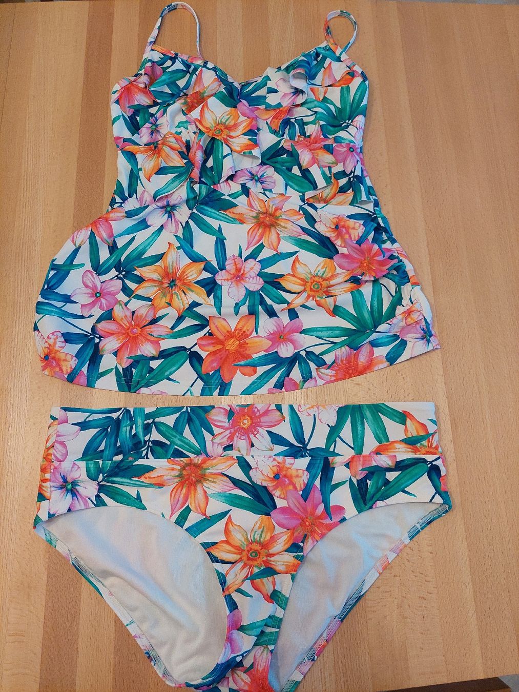 C&A Costumi da bagno & Bikini: Badeanzug Blumenmuster Grösse 38 2 Teilig Umstandsmode – Usato da Gränichen venduto da JaelRoost