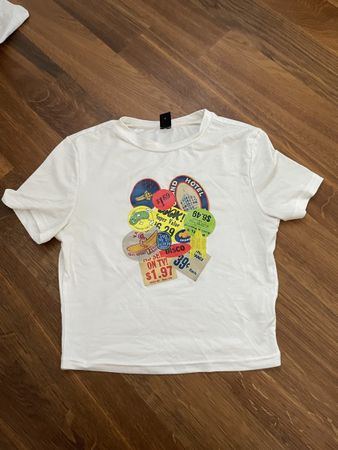 T-Shirt kurz/ Crop Top mit Sticker-Print, xs-s