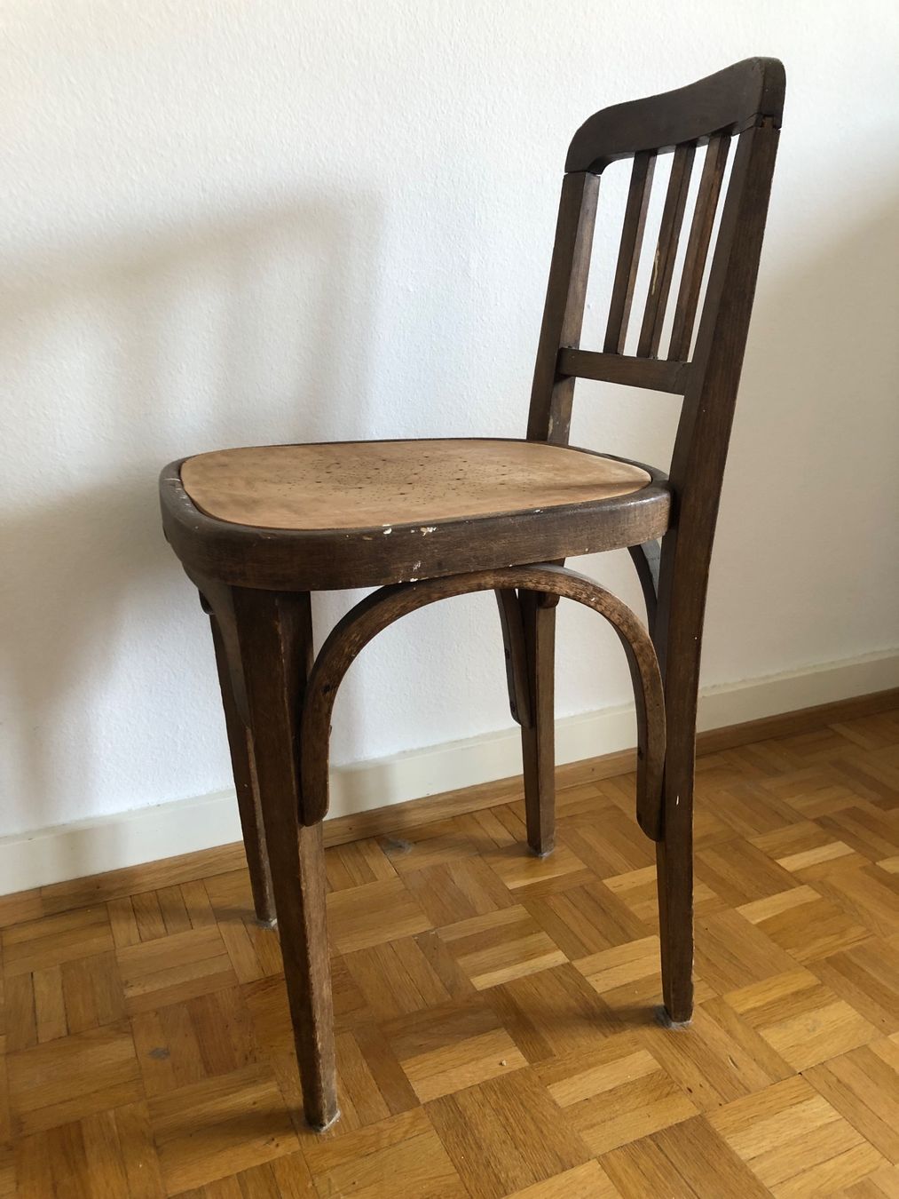 Stühle: Holzstuhl – Gebraucht aus Basel von LukasLiederer 3