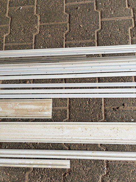 Ferramenta: Vorhangschienen – Usato da Rothrist venduto da SchHunWerGmbH 2