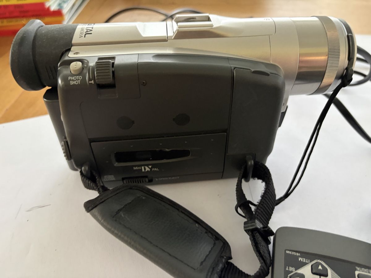 Panasonic Camcorder: caméscope Panasonic NV-DS15 – Gebraucht aus Echallens von JAR69 2