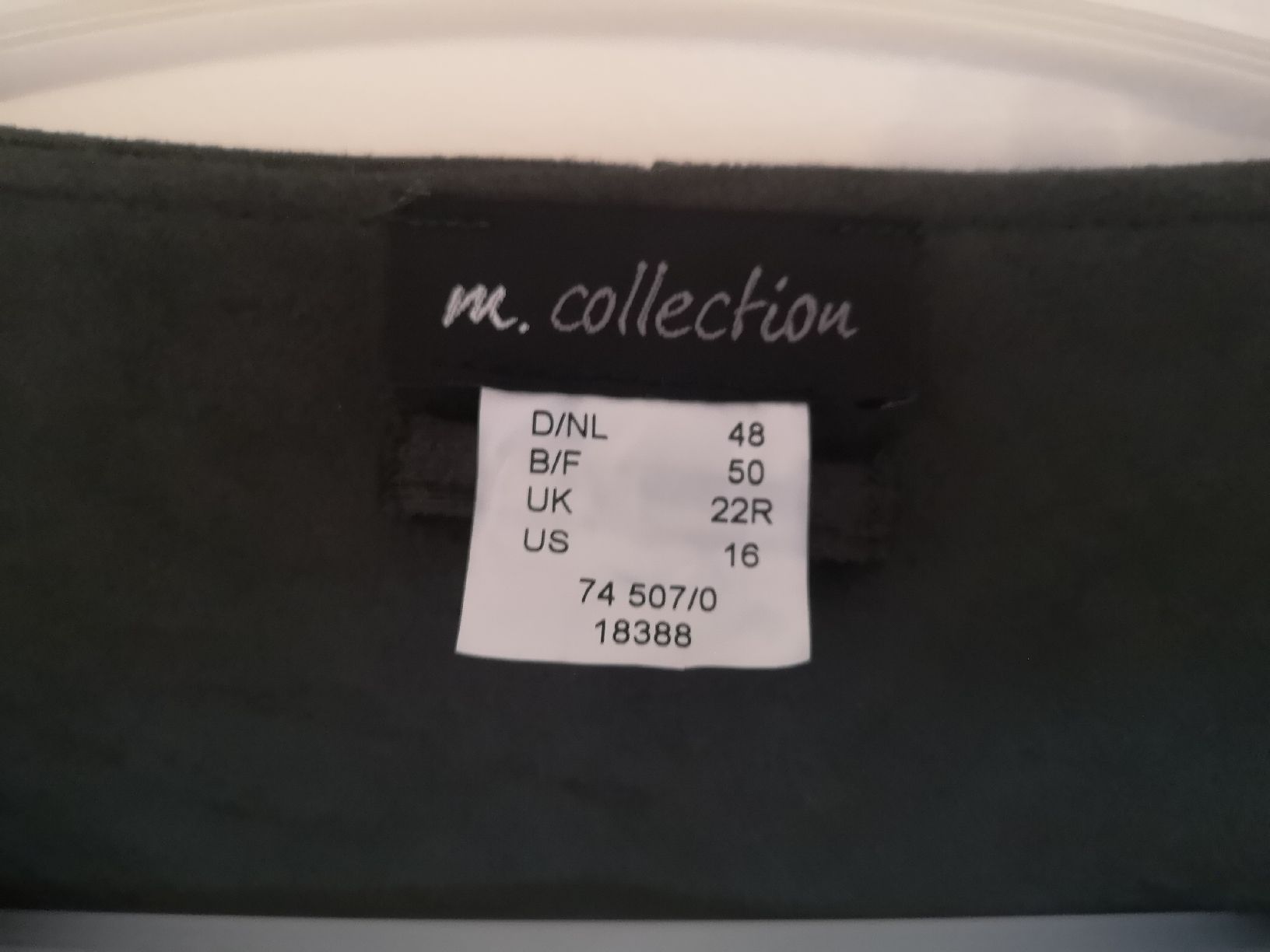 Cappotti: eine wunderschöne Damenjacke – Nuovo e nell'imballaggio originale da Dietikon venduto da aro_mr6l 2