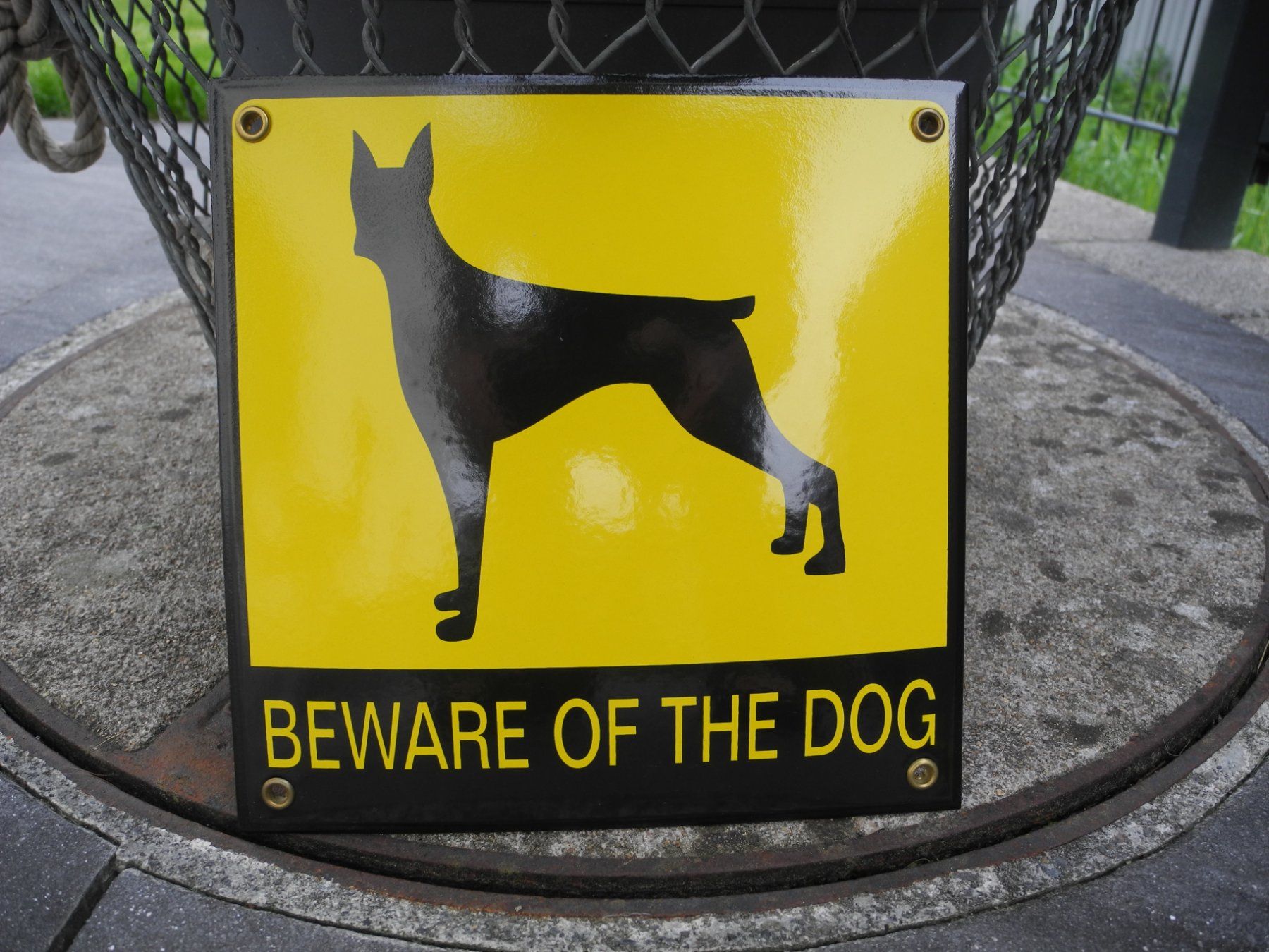 Insegne: BEWARE OF THE DOG – Nuovo (secondo la descrizione) da Reinach AG venduto da Huckleberrysix 3