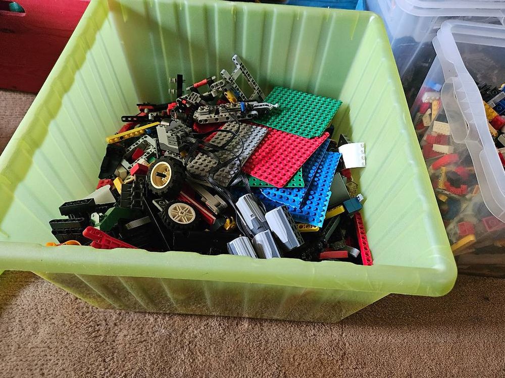 Lego Jouets: Legotechnik box mit mindestens 4 Motoren und vielen teilchen – D'occasion à Lichtensteig par ROBB_077 1