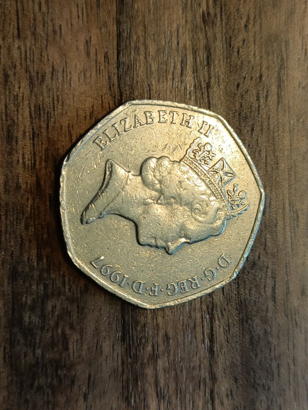 Alle Münzen: Une pièce de 50 PENCE  / ELISABETH II  1997 – Gebraucht aus Sion von dav_96jh 3