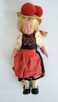 Schildkröt Puppe in original Schwarzwälder Tracht mit Bollen