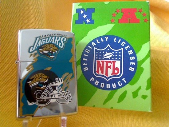 Zippo Feuerzeuge: Zippo NFL JACKSONVILLE JAGUARS – Neu und originalverpackt aus Zürich von SWISSlighter 1