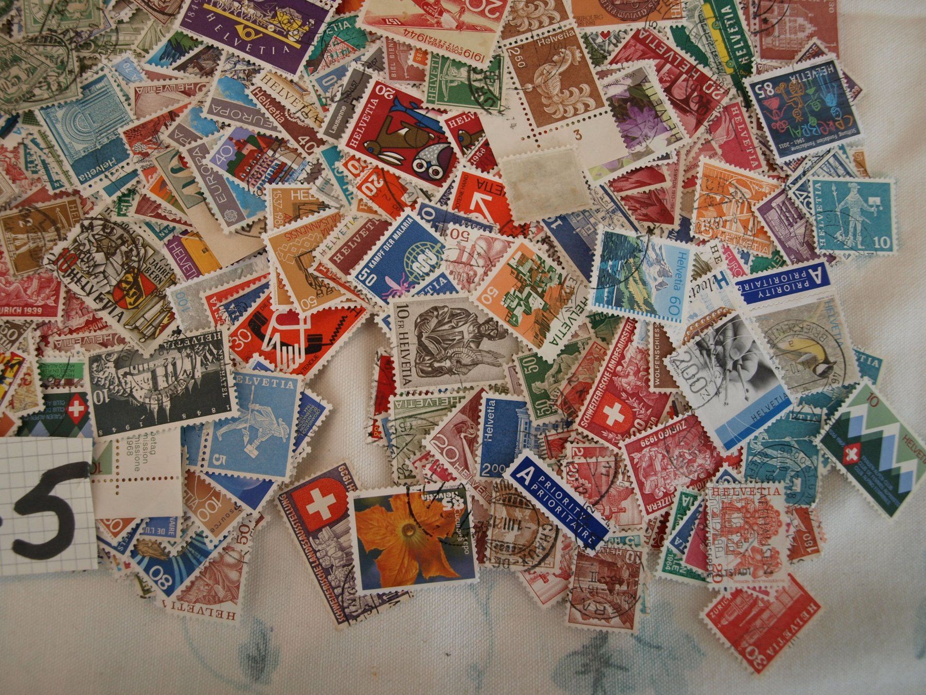 Tutti i francobolli: 1000 Schweizer Briefmarken über 70g Gebraucht siehe Bilder – Usato da Aarau venduto da Marcele0 3