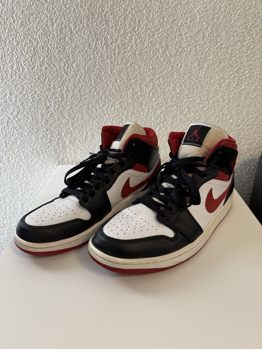 Jordan Scarpe da uomo: Jordan 1 Mid Gym Red Black White - Size 44.5 – Usato da Wädenswil venduto da SeanUnger