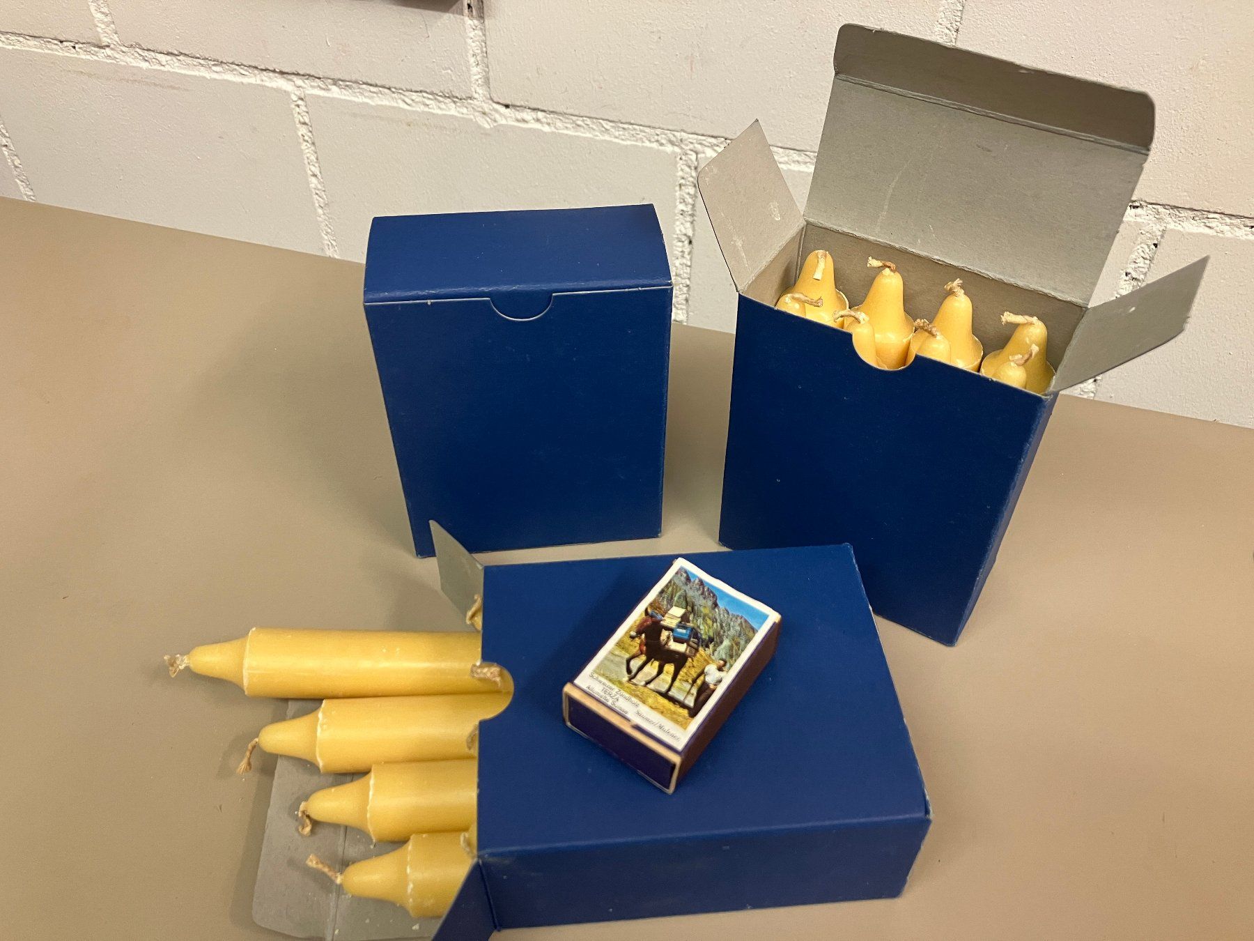 Candele: Paraffin Kerzen Set 16 Stk., CH Armee – Nuovo e nell'imballaggio originale da Riedholz venduto da mastercom 1