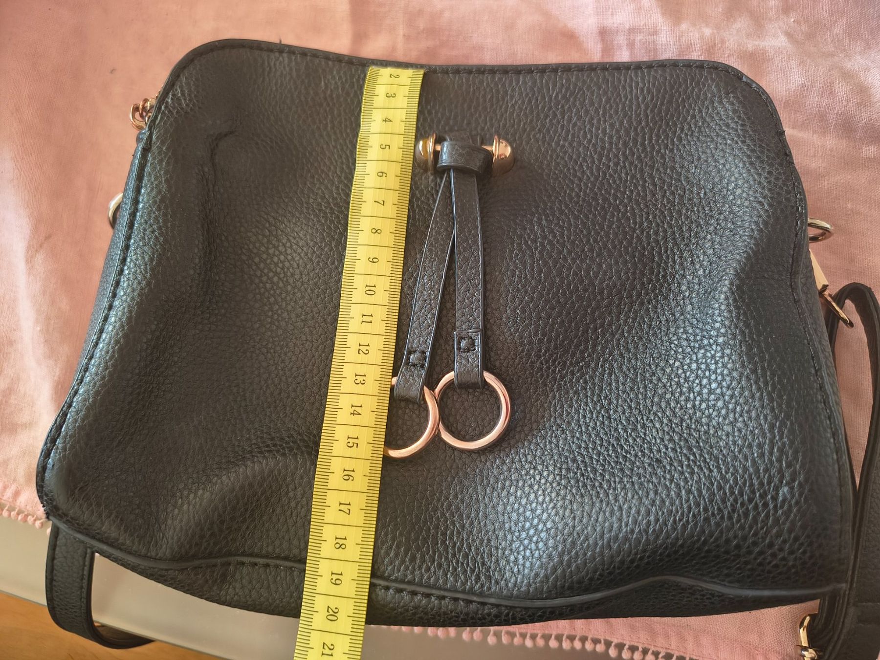 Borse da donna: Schwarze Handtasche, neuwertig, echt Leder! – Nuovo (secondo la descrizione) da Greifensee venduto da Beautyisforever 3