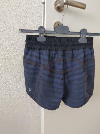 Lululemon Damen Shorts Grösse 6 blau gestreift
