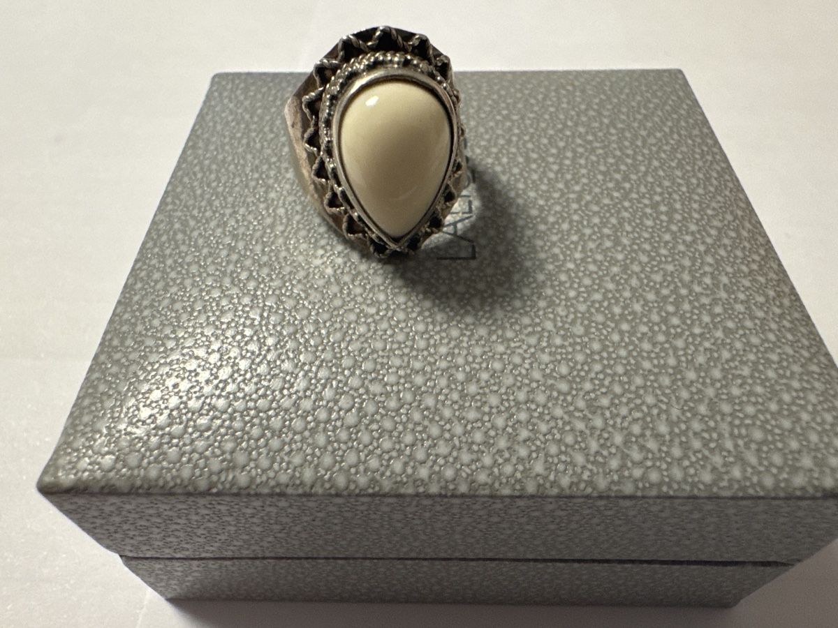Bagues: Bague en argent – D'occasion à Montreux par luc_w7cx