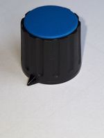 50 Stk. Drehknopf ELMA 20mm mit Pfeil_schwarz+blauer Deckel
