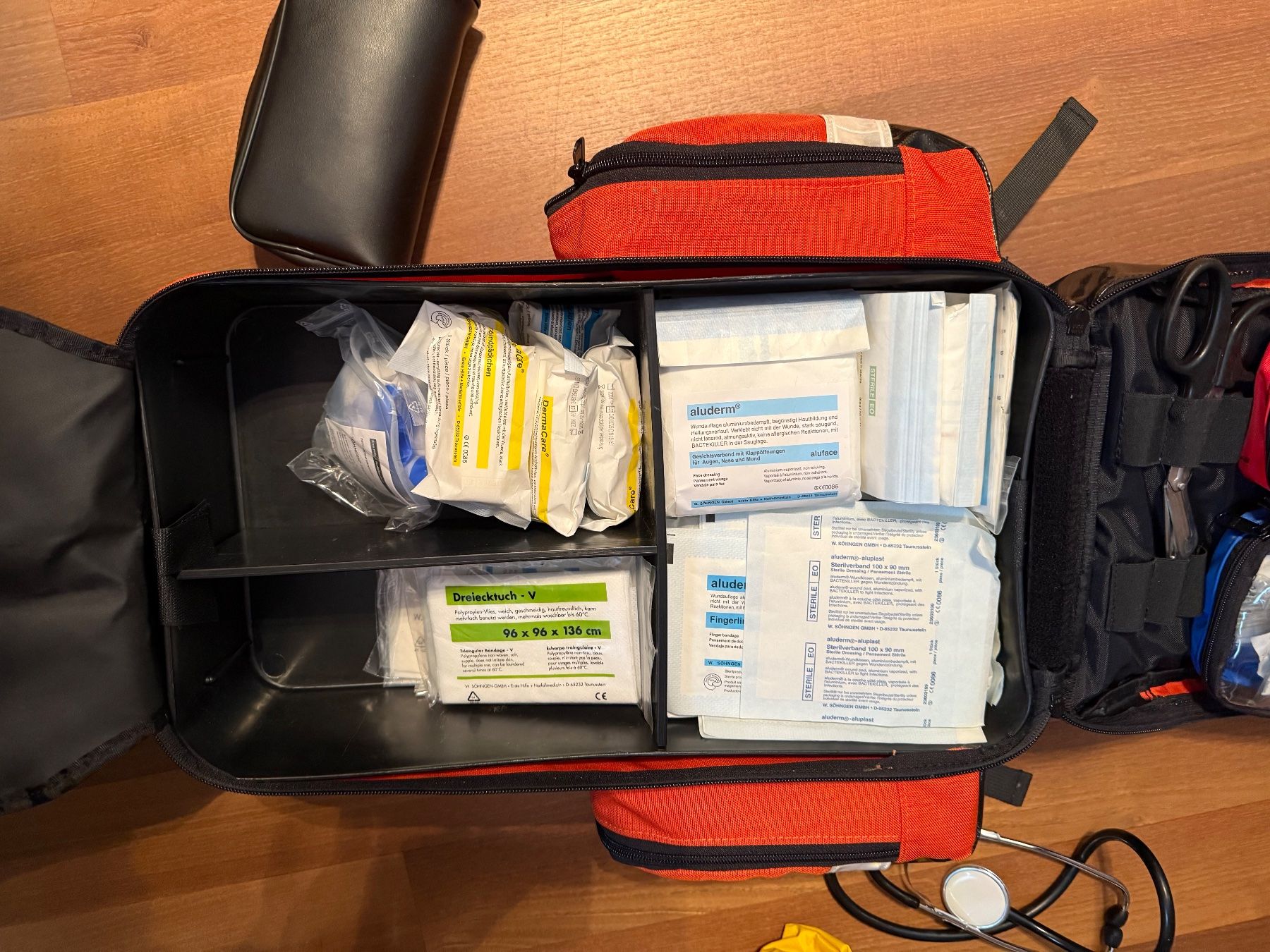 Rucksäcke: Sanitätsrucksack Top Zustand! – Gebraucht aus Diepoldsau von raschleg60 5