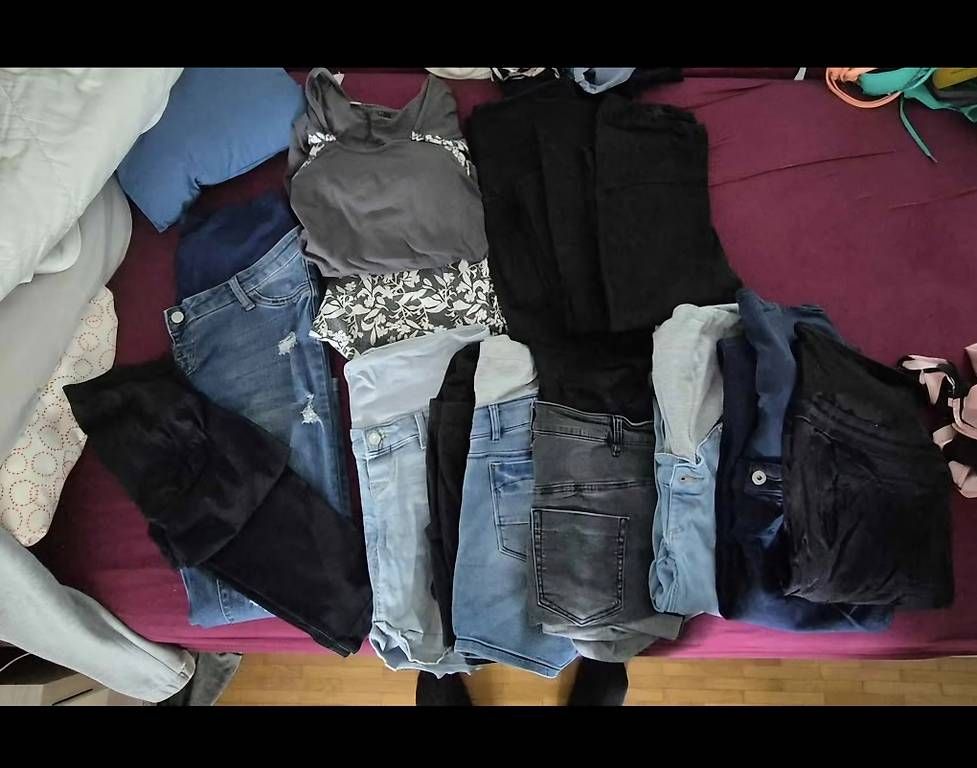 Lotti di vestiti: Diverse Schwangerschaftshosen – Usato da Kloten venduto da Whitecat2309