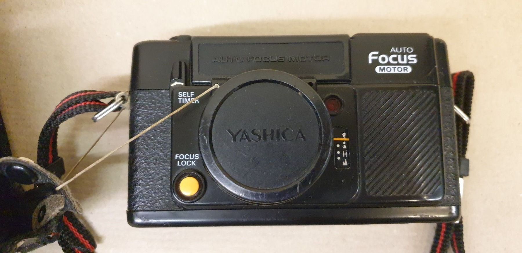 Yashica Kamera: Yashica Full Automatic Auto Focus Motor – Gebraucht aus Emmen von Brockofsky