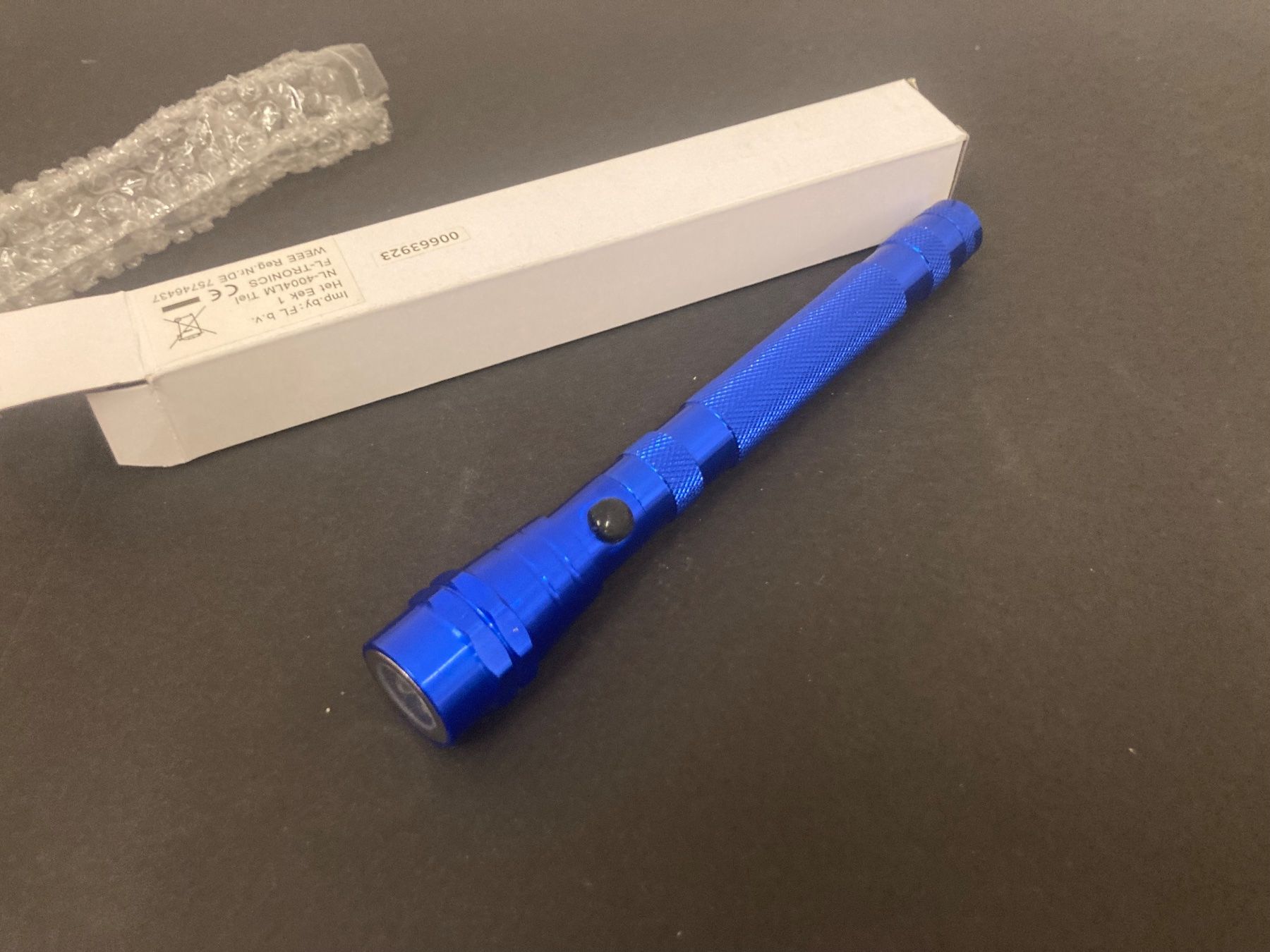 Lampade: LED Taschenlampe, blau, ca. 17 cm lang, magnetisch – Nuovo e nell'imballaggio originale da Neuenhof venduto da jorogo 1