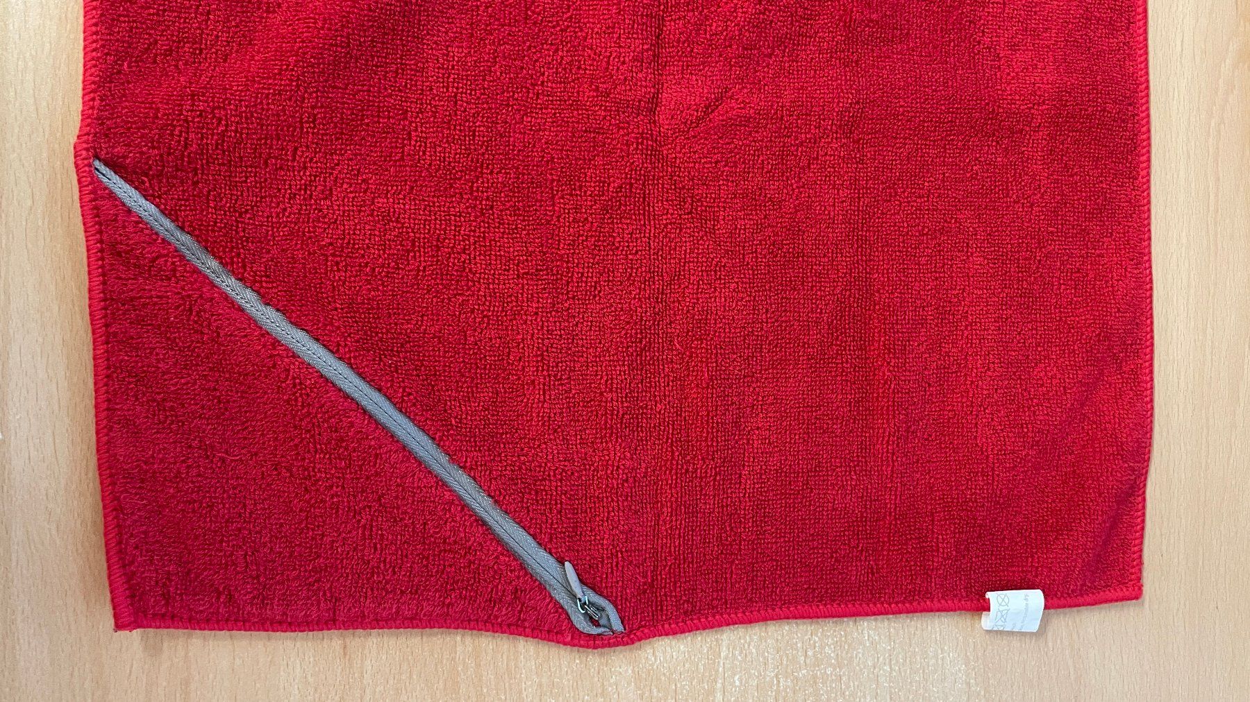 Teli da bagno: Handtuch Badetuch mit Reissverschlussfach - basefit.ch – Nuovo (secondo la descrizione) da Glattfelden venduto da cybermaxx 3
