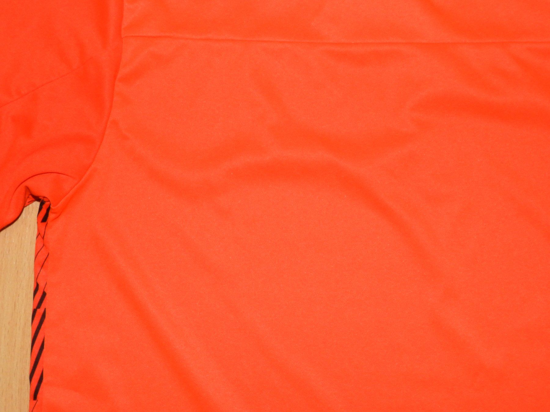 Adidas Canottiere & Pantaloni: Adidas ensemble noir, gris et orange – Usato da Dombresson venduto da sev_bsb8 5