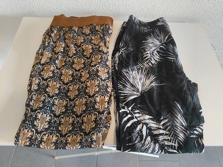 2x Stoffhose mit Muster Gr. 36