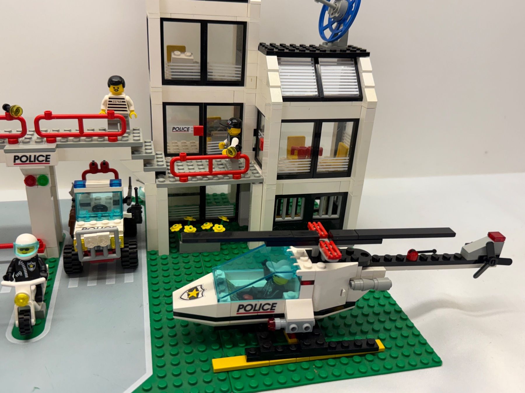LEGO City 6398 - Polizei-Präsidium - Central Precinct HQ (Gebraucht) in ...