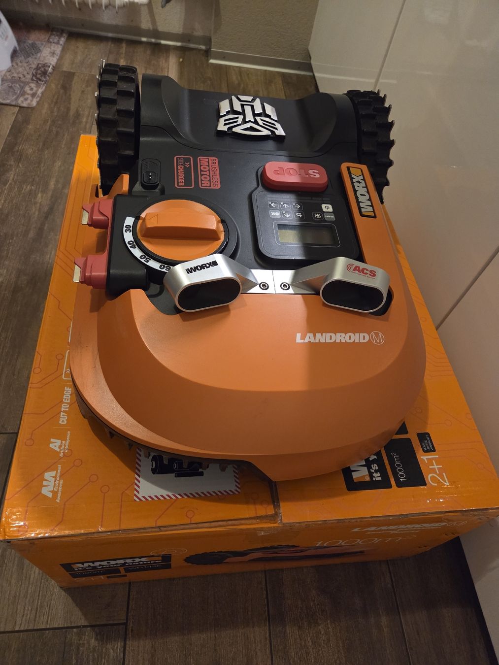 Worx Tagliaerba: Worx Landroid 1000m2 wr143e – Usato da Sonceboz-Sombeval venduto da camron3 7